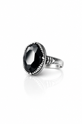 Elegant silver ring with black gemstone