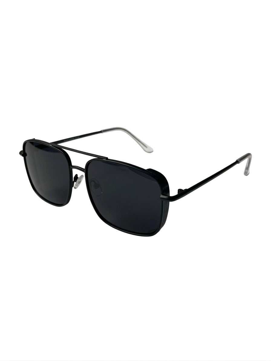 Aviator sunglasses with gold frame