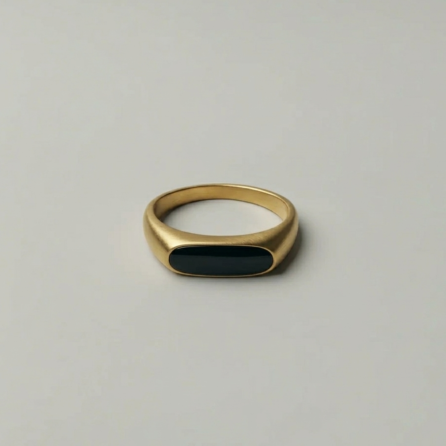 MOON LIGHT SILVER SIGNET RING