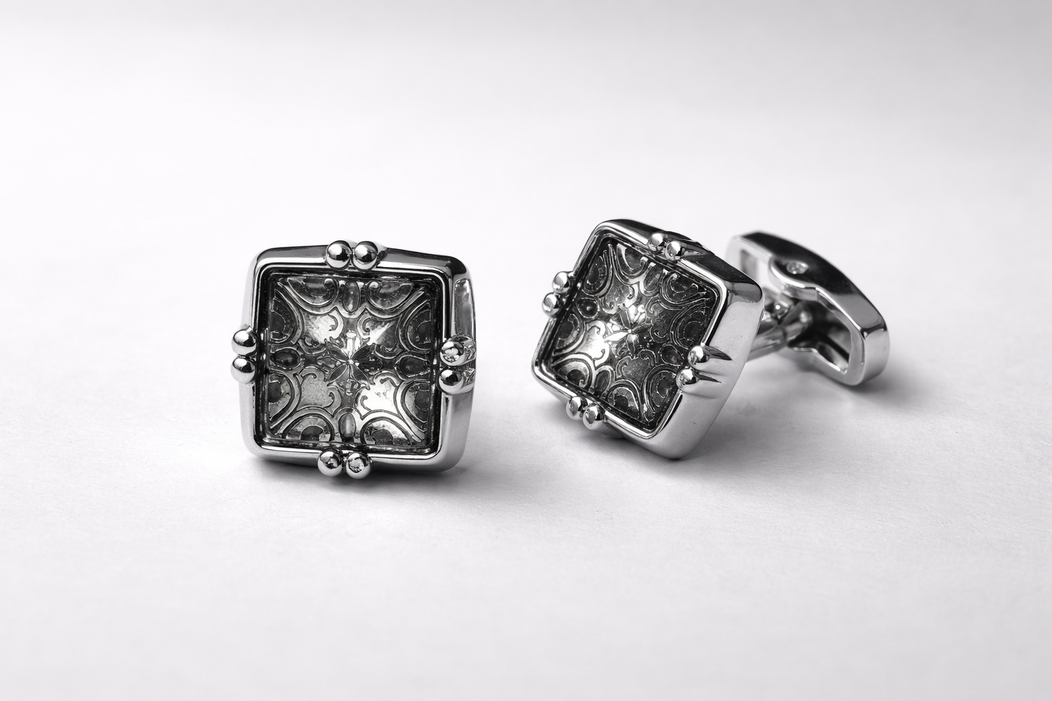 Luxury silver cufflinks with diamonds